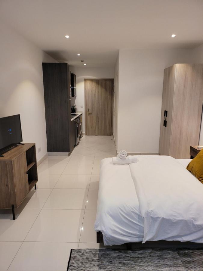 Rt Properties @ The Lennox Airport Residential 아크라 외부 사진